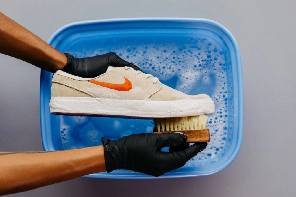 how do i clean my shoes nike help 1024x683 1